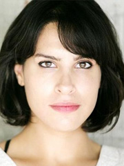 Desiree Akhavan nude .